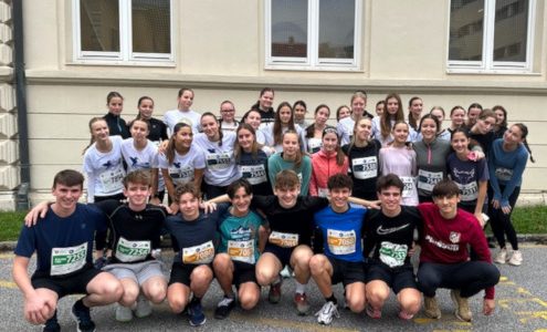 Skupinska fotografija sodelujočih Ledincev na Ljubljanskem maratonu