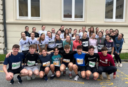 Skupinska fotografija sodelujočih Ledincev na Ljubljanskem maratonu